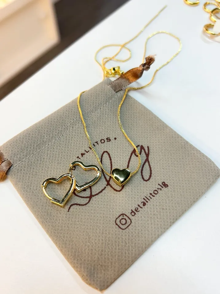 Argollas y collar de corazón