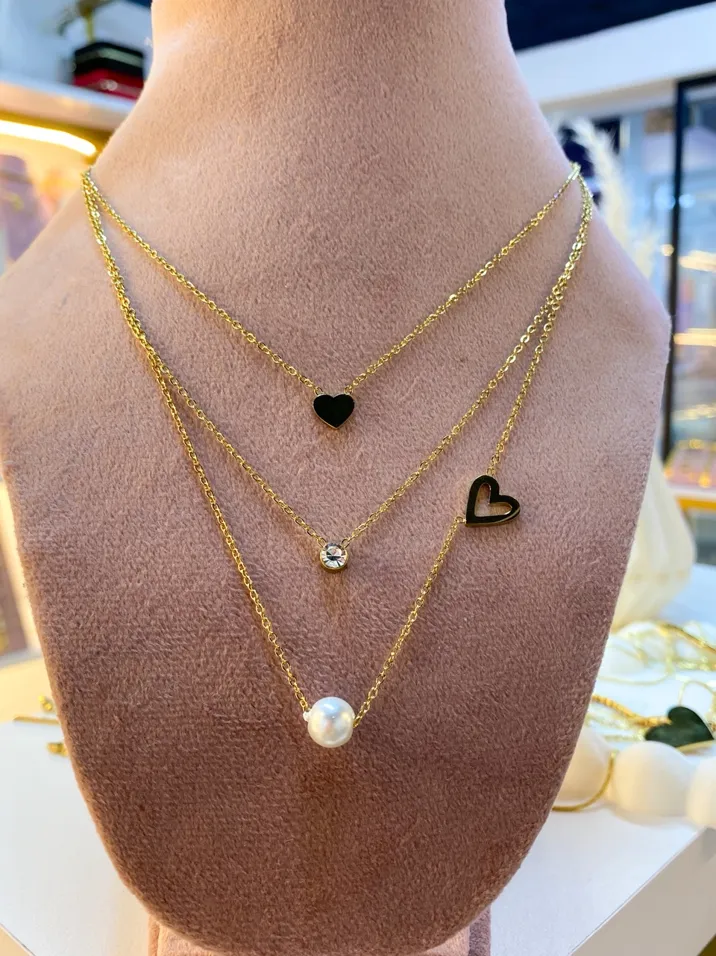 Collar triple corazón y perlita