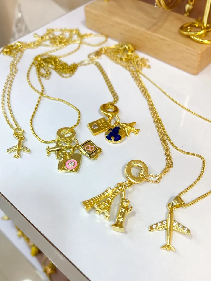 Collares avión